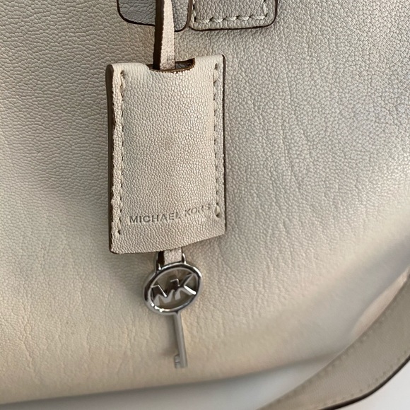 Michael Kors Hamilton Vanilla LG tote - Picture 3 of 7